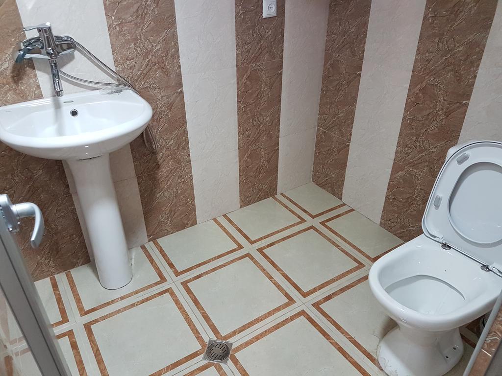 Marco Polo Hotel Kutaisi Bagian luar foto