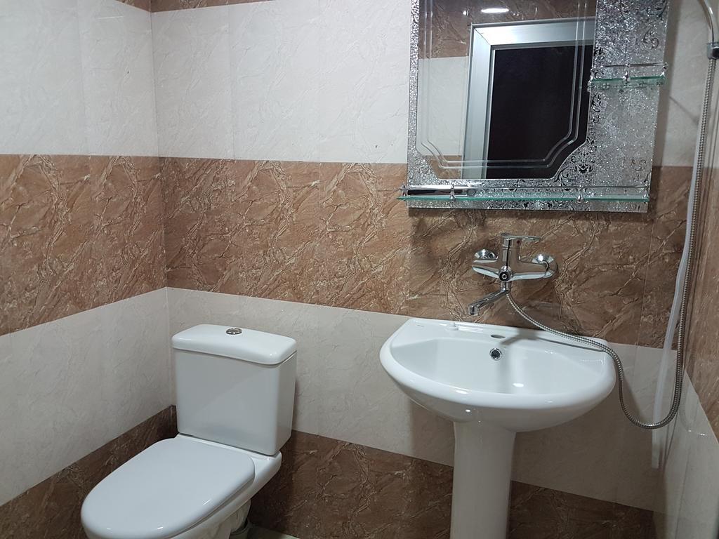 Marco Polo Hotel Kutaisi Bagian luar foto